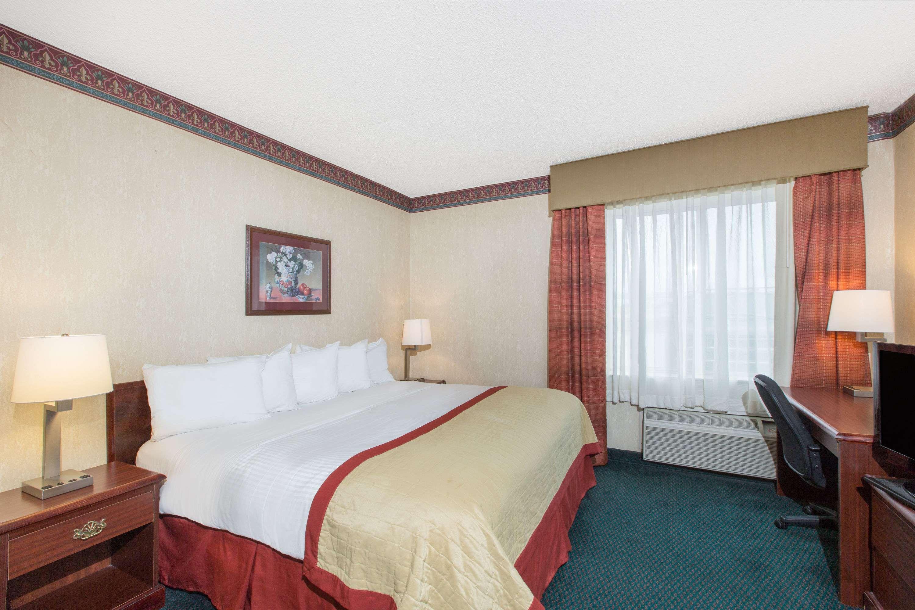 Hotel Baymont By Wyndham Jonesboro Esterno foto