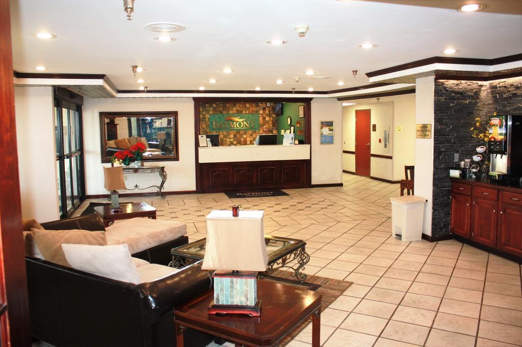 Hotel Baymont By Wyndham Jonesboro Esterno foto
